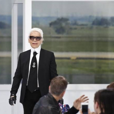 Ο Καρλ Λάγκερφελντ αγαπάει τη μοναξιά επειδή είναι πλούσιος