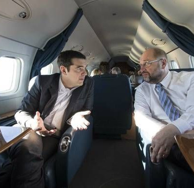 Λέσβος: Προσφυγόπουλο πλησίασε τον Σουλτς και του ζήτησε χρήματα - Πώς αντέδρασε ο Τσίπρας