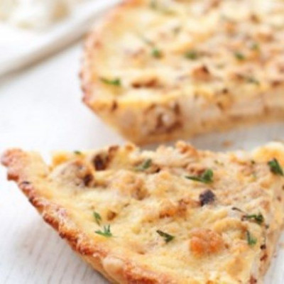 Τάρτα με κουνουπίδι ψητό και καραμελωμένα κρεμμύδια