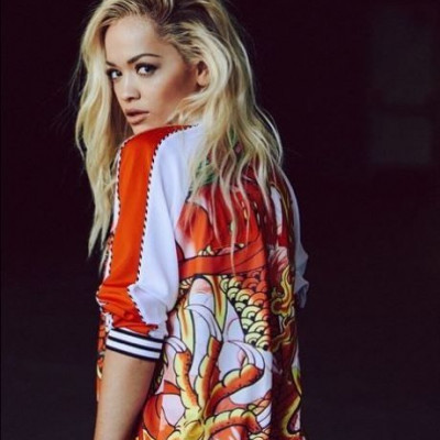 Ξεχάστε τις απλές κοτσίδες: Η Rita Ora έκανε την πιο ξεχωριστή!
