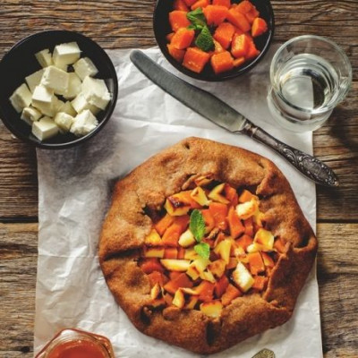 Τάρτα galette με κολοκύθα, κατσικίσιο τυρί και μέλι