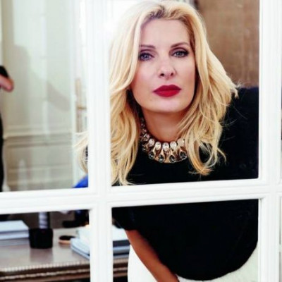 Από τις καλύτερες εμφανίσεις της: Δες πώς φόρεσε τις over-the-knee μπότες η Ελένη Μενεγάκη