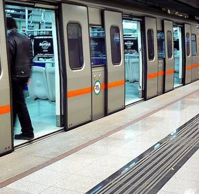 «Ένα βαγόνι γεμάτο "νεκρούς" στο μετρό της Αθήνας»