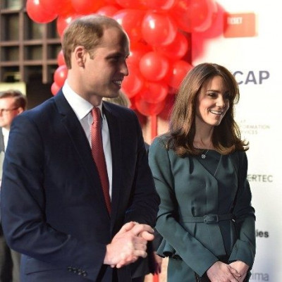 Ο πρίγκιπας William μιλά για τη στιγμή που έπιασε την Kate Middleton να φλερτάρει