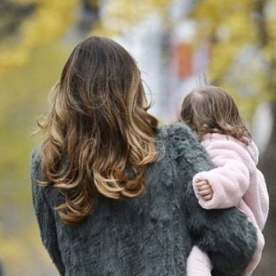 Ποια διάσημη μαμά απολαμβάνει με την κόρη της βόλτα στη Ν.Υόρκη