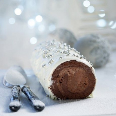 Χριστουγεννιάτικος κορμός με κάστανα και λευκή σοκολάτα