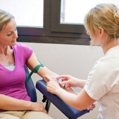 Κι όμως,οι θάνατοι από καρκίνο των ωοθηκών μπορούν να μειωθούν με ένα τεστ αίματος!