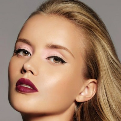 Το τέλειο, γιορτινό μακιγιάζ για όσα κορίτσια δεν αγαπούν το κόκκινο κραγιόν!