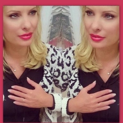 Η Μενεγάκη έφτιαξε νυχάκι πριν την Πρωτοχρονιά - Η φωτογραφία με τη βέρα στο δεξί!