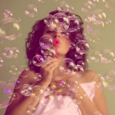 Ο πιο εύκολος και φυσικός τρόπος να ξεβαφτείς σε λιγότερο από ένα λεπτό!