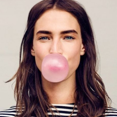 Πυκνά φρύδια: Το πιο εύκολο serum που μπορείς να κάνεις μόνη σου!