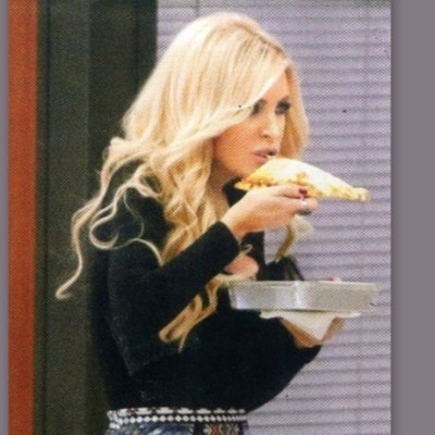 Αυτή η φωτο είναι ντοκουμέντο! Η Καινούργιου τρώει και όχι πρασινάδα