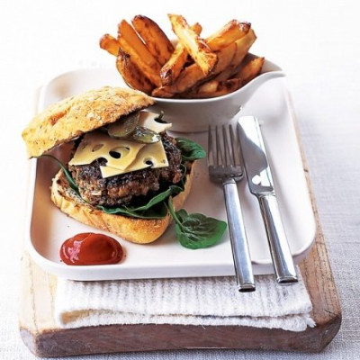 Cheeseburgers με αγγουράκι τουρσί