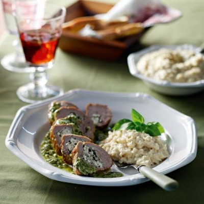 Ψαρονέφρι γεμιστό με φέτα, κρεμμύδι και σάλτσα pesto