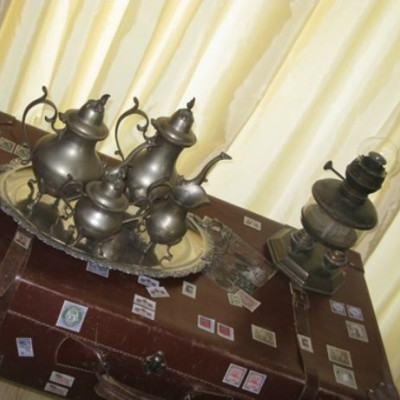 Φτιάξε ένα vintage τραπέζι με μία παλιά βαλίτσα