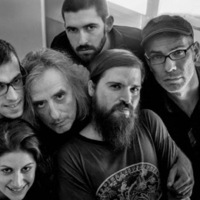 Ο Γιάννης Αγγελάκας και η μπάντα του στο Block 33