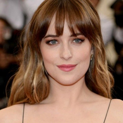 Trend Alert: Η Dakota Johnson φορά ήδη την απόλυτη τάση της άνοιξης!