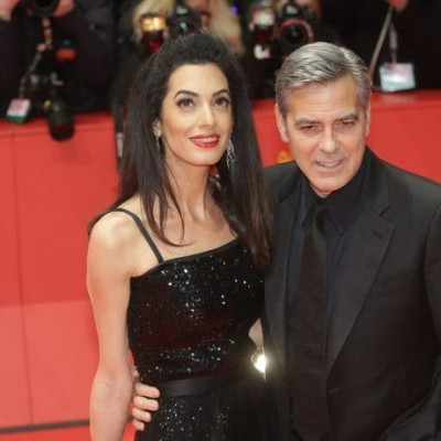 Η Amal Alamuddin ήταν αποφασισμένη να επισκιάσει τον George Clooney στην πρεμιέρα του