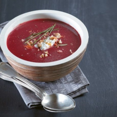 Παντζαρόσουπα με τζίντζερ, πορτοκάλι και αρωματικό γιαούρτι