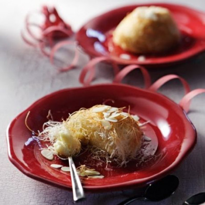 Μπουρέκια σιροπιαστά με φύλλο κανταΐφι