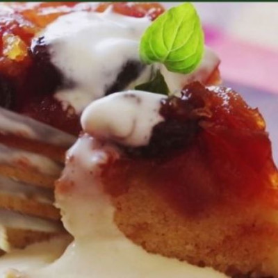 Νόστιμη μηλόπιτα χωρίς ψήσιμο στο φούρνο (βίντεο)