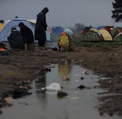 Ειδομένη: Αυτή είναι η πιο συγκλονιστική φωτογραφία προσφυγόπουλου που θα δείτε (photo)
