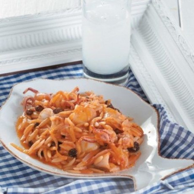 Καλαμαράκια γιουβέτσι κοκκινιστά