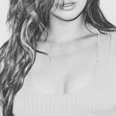 Κόρη γνωστών ηθοποιών ποζάρει γυμνή... και δεν είναι η πρώτη φορά! (εικόνες)