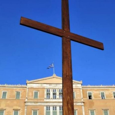 Βουλή: Η «μάχη» της Τρίτης για τη διαπλοκή και το πολιτικό άλλοθι της ακυβερνησίας