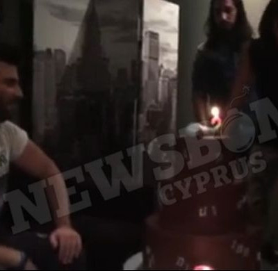 Παντελής Παντελίδης / 23-11-2014:H τούρτα έκπληξη στο καμαρίνι για τα γενέθλια του (video)