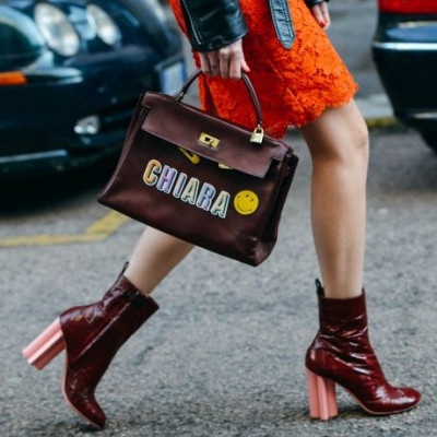 Bag Lady: 5 τρόποι για να κάνεις τις τσάντες σου να δείχνουν μοναδικές