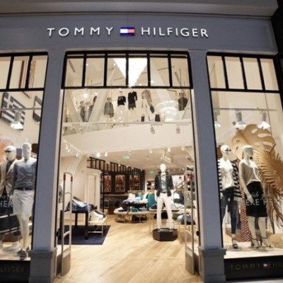 Το κατάστημα Tommy Hilfiger στο Golden Hall ανακαινίστηκε πλήρως...