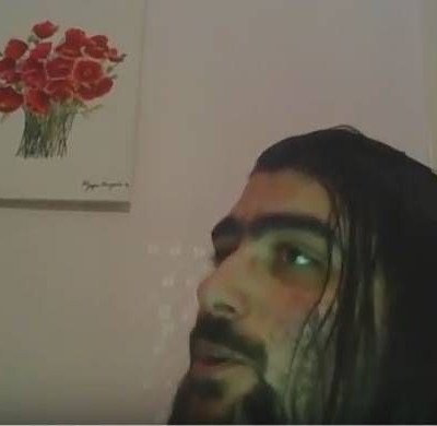 Νέο αστέρι στο ελληνικό πεντάγραμμο... μέσα από το δωμάτιο του! (video)