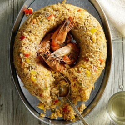 Πιλάφι με χρωματιστές πιπεριές, μανιτάρια και γαρίδες