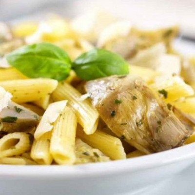 Πένες με αγκινάρες, κατίκι και παρμεζάνα