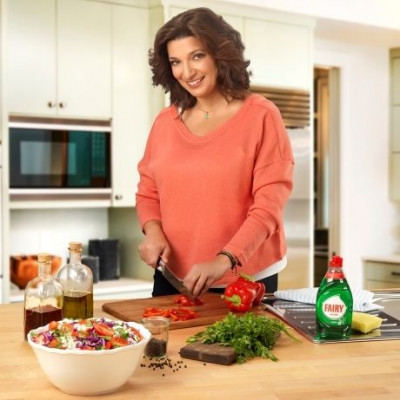 Ζυμαρικά με Κολοκυθάκι, Λιαστή Τομάτα και Κουκουνάρι