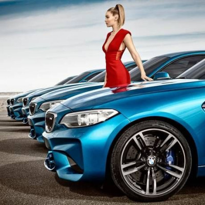 To πιο hot σούπερ μοντέλο, η Gigi Hadid για τη hot BMW M2