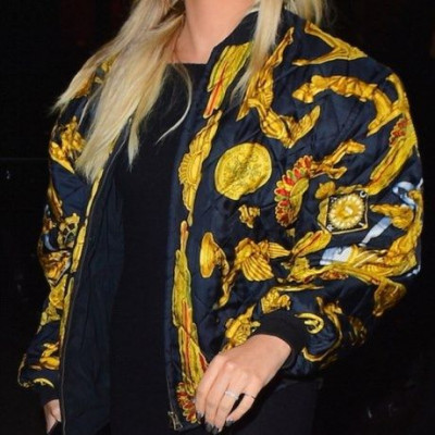 Η αινιγματική εμφάνιση της star που «φούντωσε» τις φήμες περί αρραβώνα