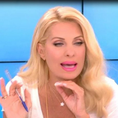 Ελένη Μενεγάκη: Η Άνδρος, τα φυτά και η αποκάλυψη για το σπίτι της