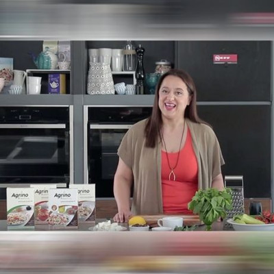 Καστανή Ρυζοσαλάτα με λαχανικά και μυρωδικά εποχής