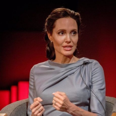 Την Angelina Jolie την ξέρεις πολύ καλά. Τον αδερφό της, όμως, τον έχεις δει ποτέ;