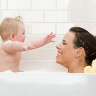 Πότε πρέπει να σταματούν οι γονείς, να ονομάζουν τα γεννητικά όργανα των παιδιών «μεμέ»