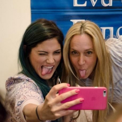 ΙΕΚ ΑΚΜΗ: «Βγάλαμε γλώσσα για καλό σκοπό»