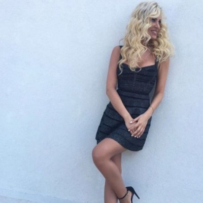 Το γλυκό φιλί της Κατερίνας Καινούργιου στον άντρα που λατρεύει