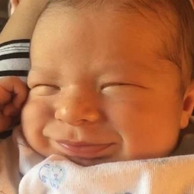 Η νέα μανούλα μας συστήνει το μωράκι της και είναι ό,τι πιο γλυκό είδαμε σήμερα