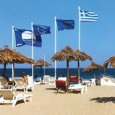 Γαλάζιες Σημαίες: Τρίτη στον κόσμο η Ελλάδα - λίστα με τις ελληνικές παραλίες