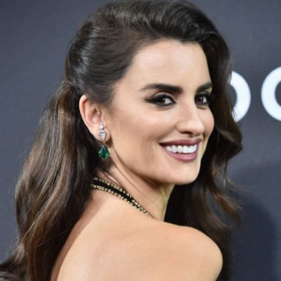 Κούκλα ακόμα κι όταν είναι ατημέλητη: Δείτε τη νέα εμφάνιση της Penelope Cruz