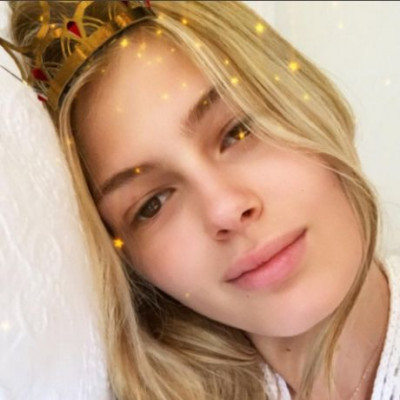 Η Αμαλία Κωστοπούλου έβαλε το μαγιό της και τρέλανε την παραλία