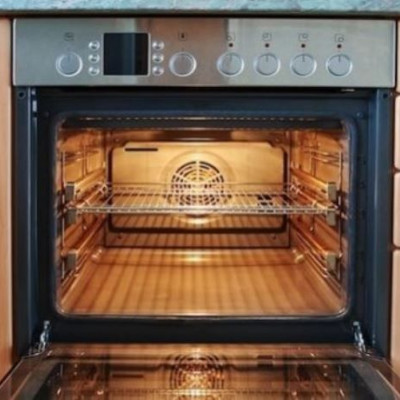 Πώς να καθαρίσετε γρήγορα και αποτελεσματικά τη σχάρα του φούρνου