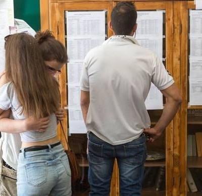 Βάσεις 2016: Σε ποιες σχολές ανεβαίνουν τα μόρια και σε ποιες πέφτουν
